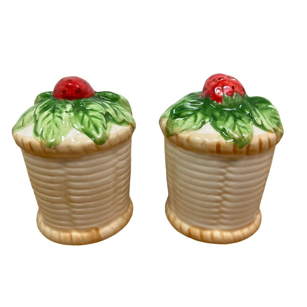 Strawberry  Basket Ceramic Salt and Pepper Shakers Set NIB Gift Boxed 3 inch